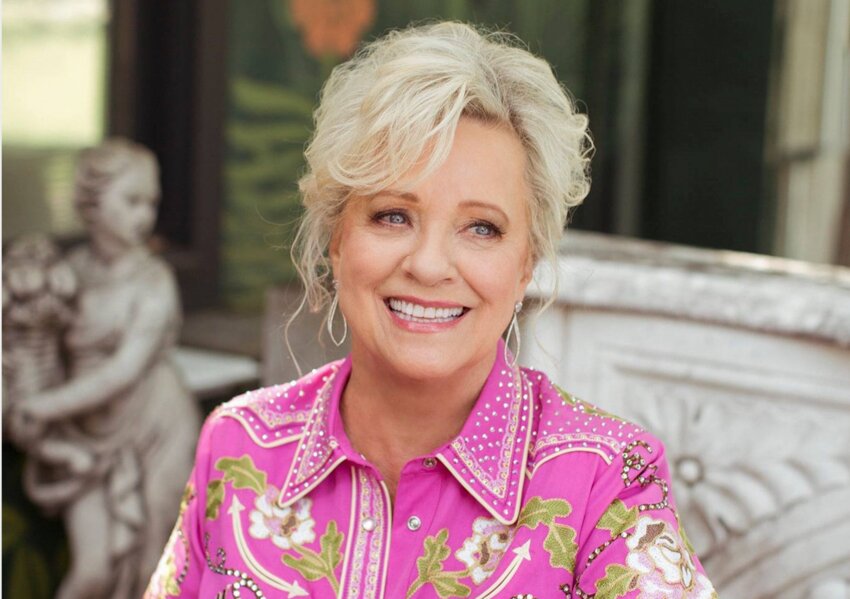 Connie Smith is set to sing Merle Haggard with Marty Stuart in a sold-out show on Saturday at the Ellis.